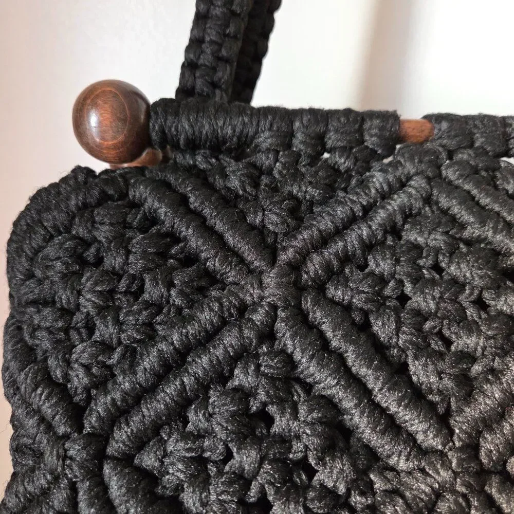 BEAUTIFUL VINTAGE BLACK THICK BRAIDED /WOOVEN BAG LARGE